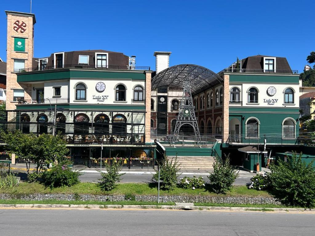 Pousada Luis XV Campos do Jordão Extérieur photo The station building in 2018