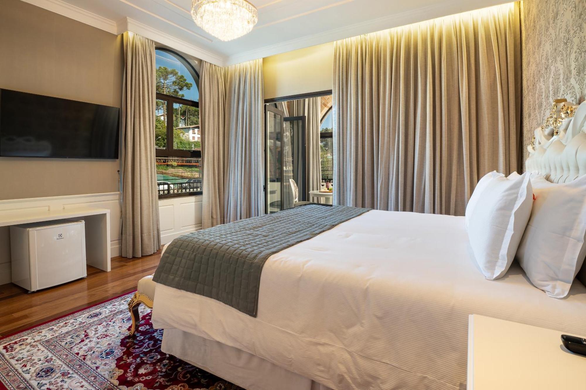 Pousada Luis XV Campos do Jordão Extérieur photo Deluxe Room